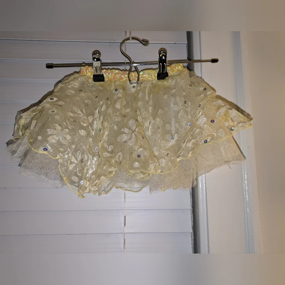 Little Girls Yellow Tutu with Sequence and Elastic Waist EUC